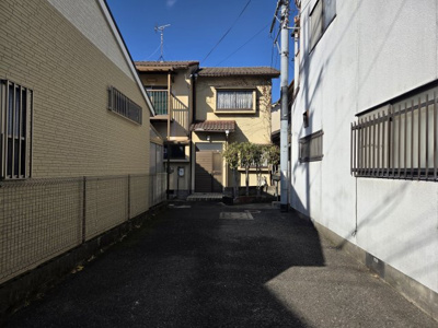 【前面道路含む現地写真】 | 山科区御陵荒巻町　中古戸建