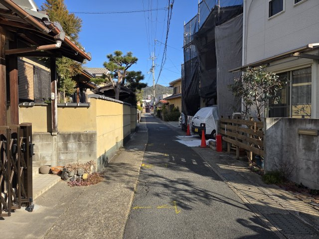【前面道路含む現地写真】 | 山科区御陵荒巻町　中古戸建