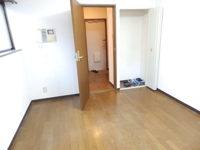 カーサデ六甲の洋室