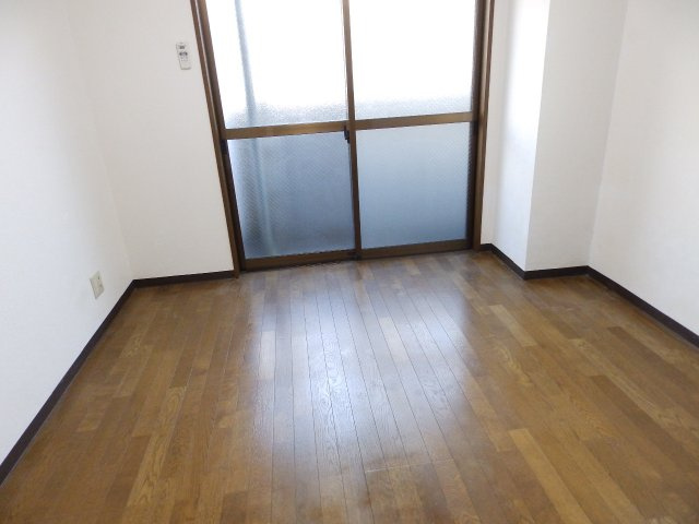 カーサデ六甲の洋室