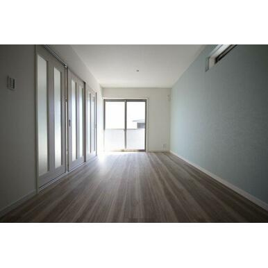 リアライズ箕岡（旧アーバン箕岡）の洋室