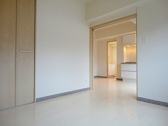 デルファーレ神戸三宮の居間・リビング