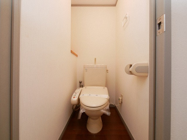 大阪市中央区材木町の賃貸マンションのトイレ