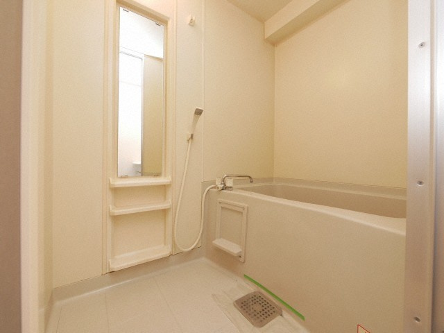 大阪市中央区材木町の賃貸マンションの浴室