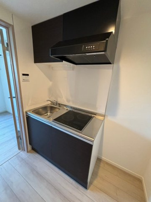 リアル北久里浜パークテラスⅠのキッチン|IHクッキングヒーターで掃除も楽チン♪