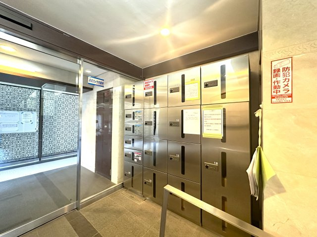 洋伸東大島マンションの設備|不在時でも荷物の受け取りができる宅配ボックス付きで、毎日がもっと便利に。