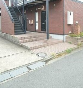 シャラ八景館ウエストのその他共用部分|2階部分へ続く階段