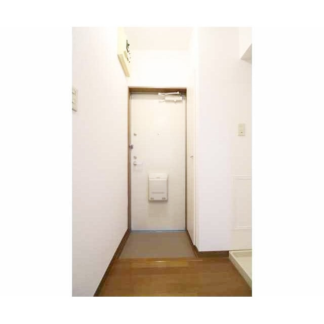 シャラ八景館ウエストの玄関|シューズボックス付き♪