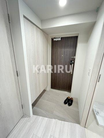 コンフォリア・リヴ京橋の玄関