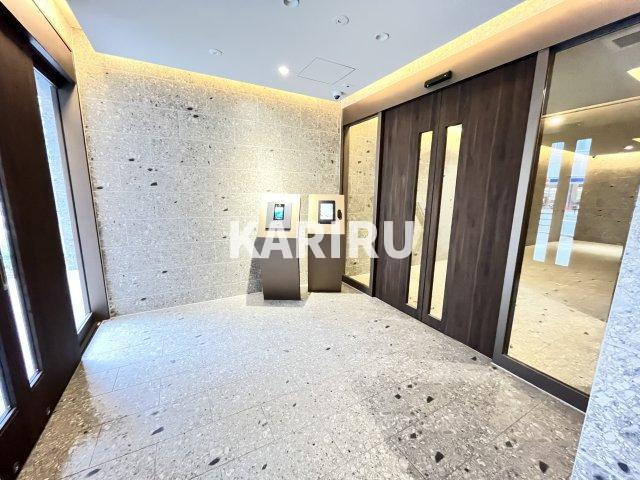 コンフォリア・リヴ京橋のエントランス