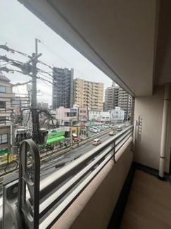 【展望】 | バルコニー前面は道路になっているので遮る建物もなく、日当たりと眺望が確保されています