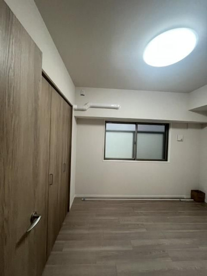 【洋室】 | ロワール春日原駅前2番館 | 収納スペースも設けられているため、居住スペースは広くお使いいただけます