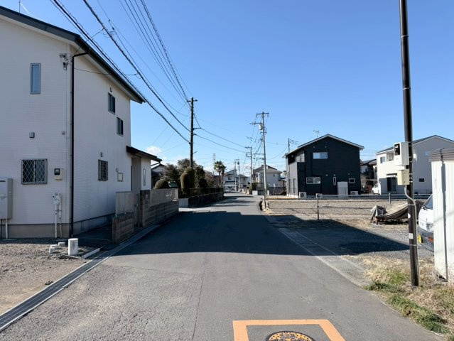 川越市今成2丁目　新築一戸建て　2号棟の前面道路含む現地写真|撮影済み
