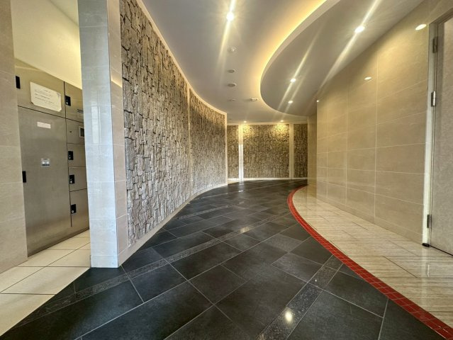 SERENiTE福島sceltoのロビー