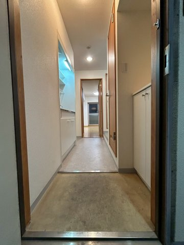 嵜本レジデンス福島の玄関