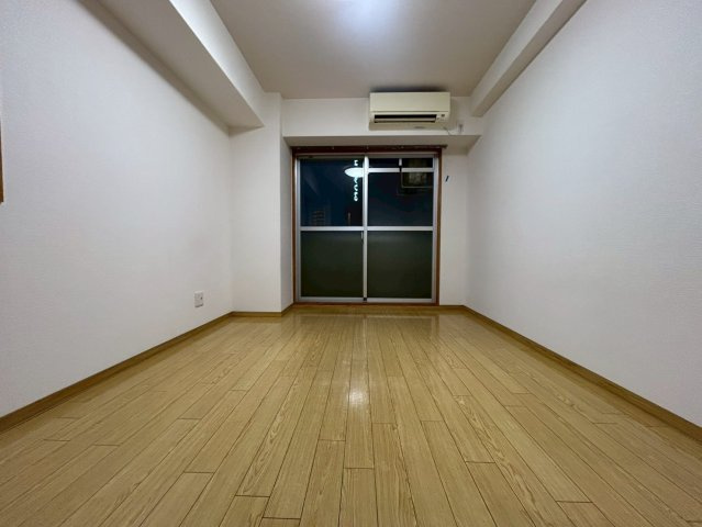 嵜本レジデンス福島の洋室