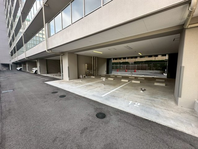 エスリードレジデンス大阪福島シティウエストの駐車場