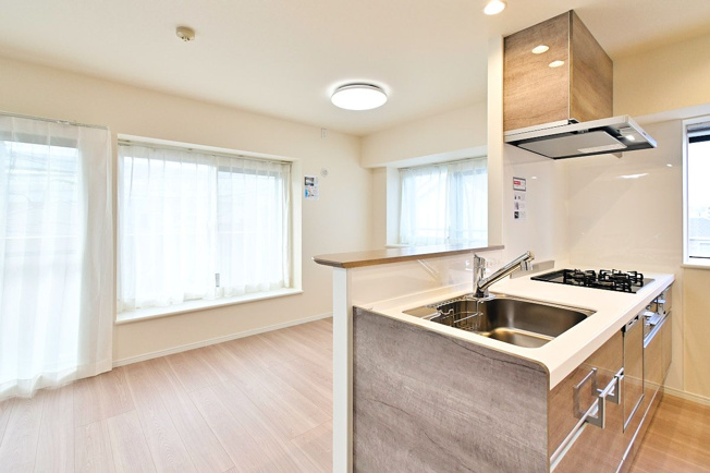 【キッチン】 | ダイアパレスサザンコート姪浜 | お料理をしながら会話を楽しめるカウンターキッチンです。食洗機付きで後片付けも楽々