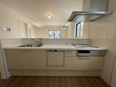 【キッチン】 | 【新築分譲住宅　～ LIGARE　リガーレ～　】小白川町5丁目　1期1棟 | お料理を効率的に、楽しく。ママの毎日のお料理を効率的にしてくれる動線は「１分でも家事の時間を短縮したい」という思いを叶えてくれます(*^-^*)