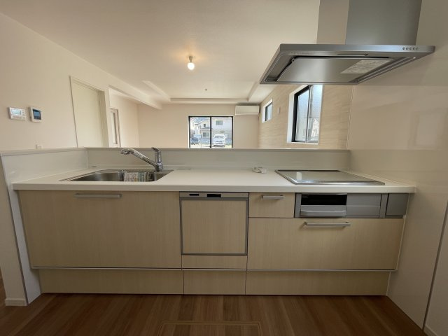 【キッチン】 | 【新築分譲住宅　～ LIGARE　リガーレ～　】小白川町5丁目　1期1棟 | お料理を効率的に、楽しく。ママの毎日のお料理を効率的にしてくれる動線は「１分でも家事の時間を短縮したい」という思いを叶えてくれます(*^-^*)
