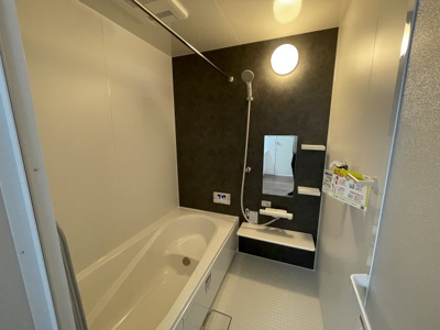 【浴室】 | 【新築分譲住宅　～ LIGARE　リガーレ～　】小白川町5丁目　1期1棟 | 一日の疲れを癒してくれるお風呂空間。使いやすさと上質な質感を両立して、単なる習慣から特別な時間に変わるはず。