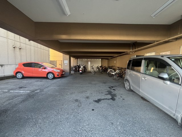 ダイナコート箱崎の駐車場|駐車場です