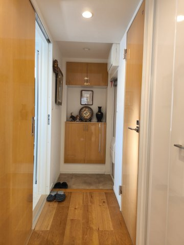 【玄関】 | ワイムティハイム | 帰り着くたびに洗練されたテイストの空間に迎えられ誇りと喜びを感じる玄関まわりです。