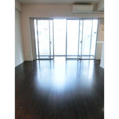 【居間・リビング】 | パークキューブ西ヶ原ステージ | ※写真は同タイプ住戸です。