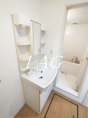 【洗面所】 | サンセール五香 | 洗面台です。