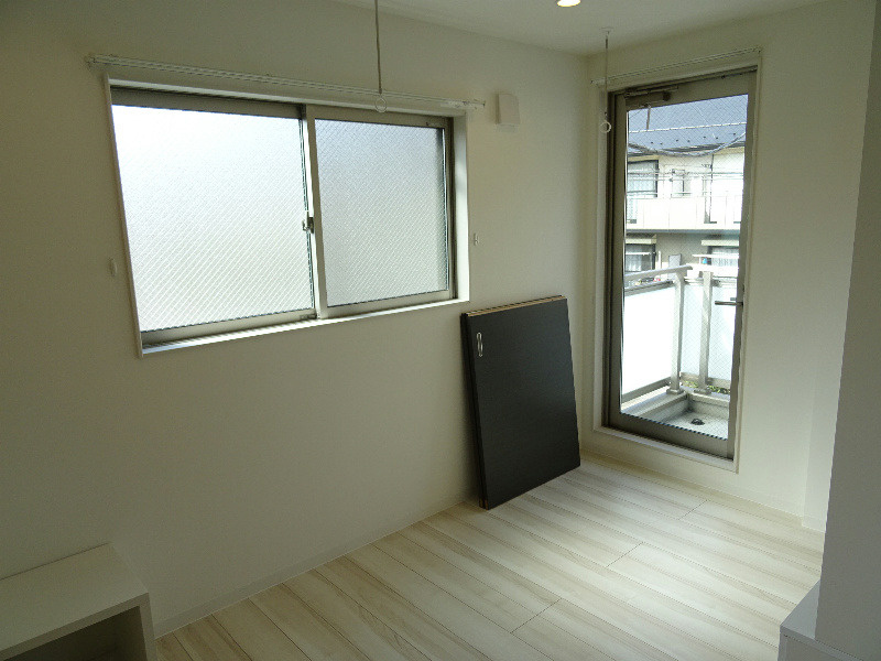 室内物干し付きで、窓はペアガラスで断熱性に優れています♪