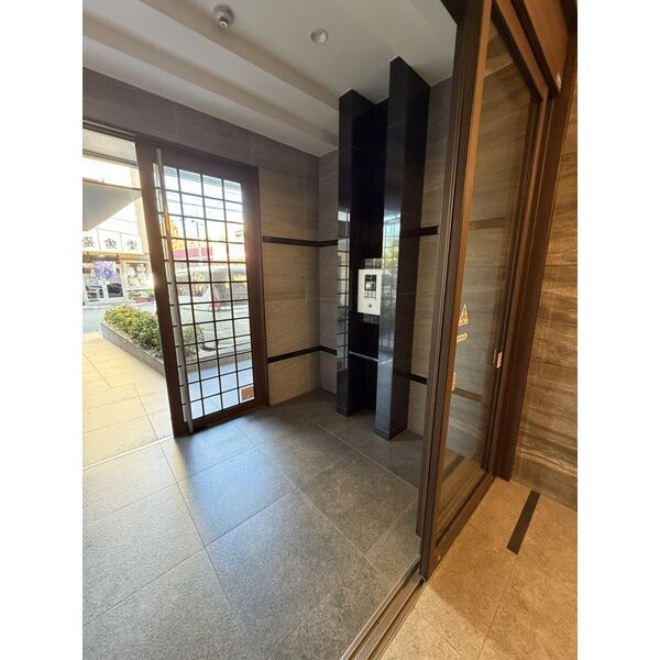 ヒルクレストELGRAND大江のロビー