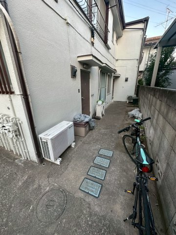 成城住宅のエントランス