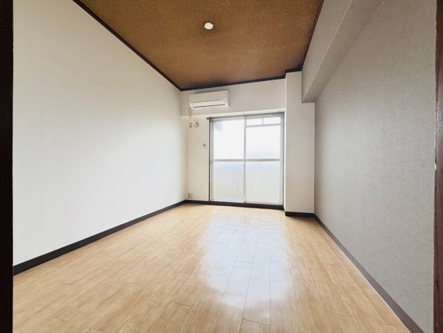 アールズプレイス二日市の居間・リビング|別号数タイプ