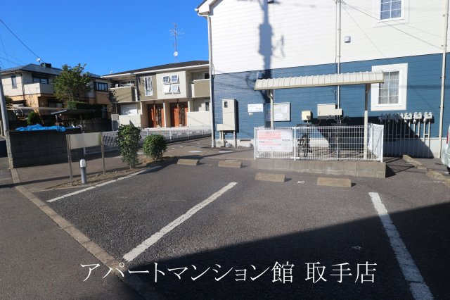 シャンベスカの駐車場