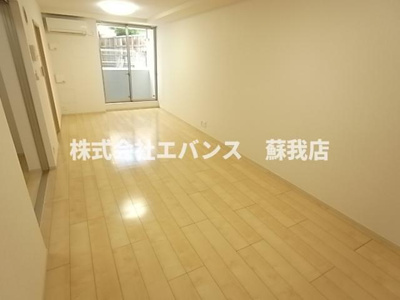 【居間・リビング】 | ヴィレッジゲート亥鼻 | おしゃれなフローリングのリビングです