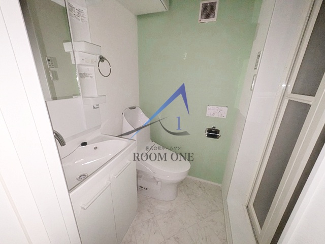 オーガスタコート川崎の洗面所|独立洗面台です。