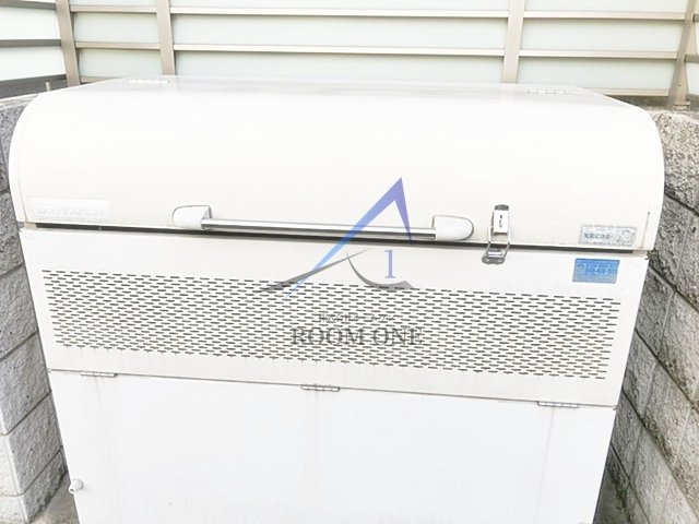 アース・クレストのその他共用部分|敷地内ごみ置き場です。