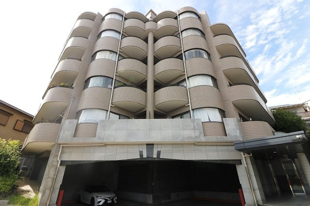 豊中柴原シティハウスの外観|大阪モノレール線「紫原阪大前」駅まで徒歩8分の立地。ペット飼育可（条件付）の広々3LDKです。ぜひ一度ご内覧ください。