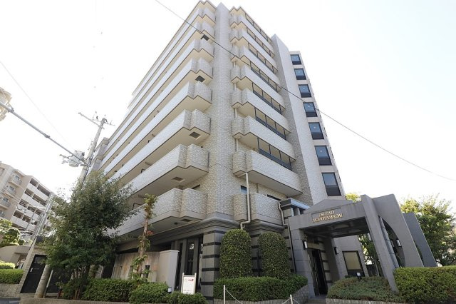 エスリード桃山台の外観|北大阪急行電鉄「桃山台」駅まで徒歩2分の好立地。2025年10月内装リフォーム済のため室内大変美麗です。ぜひ一度ご内覧ください。