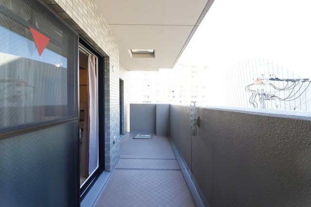 エスリード桃山台のバルコニー|東向きバルコニーは午前中に日が当たるため、洗濯物を早く干せば効率的に乾かせます。朝方の方にはピッタリですね。