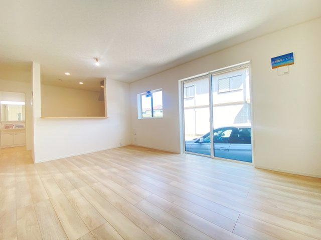 『八王子市新築戸建て』八王子大楽寺町147-5【仲介手数料無料】　３１期の居間・リビング|～仲介手数料無料☆八王子ひなた不動産～八王子市大楽寺町　新築戸建て