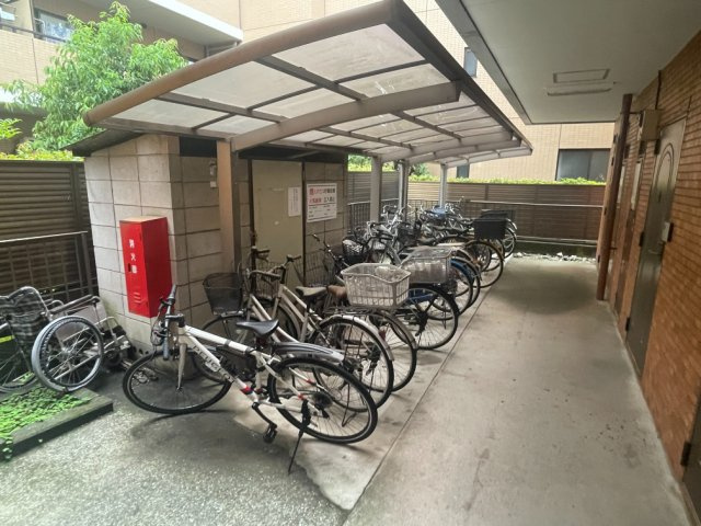 ローズマリービルの駐車場