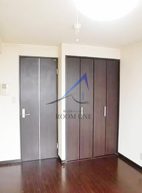 REV　JOURSの居間・リビング|洋室のお部屋です。