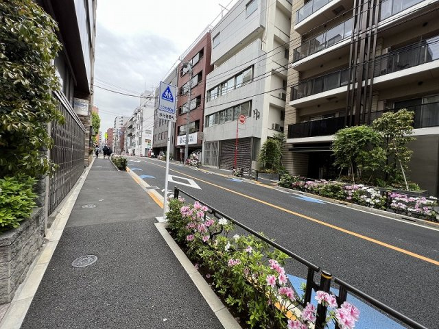 レジディア文京湯島の駐車場