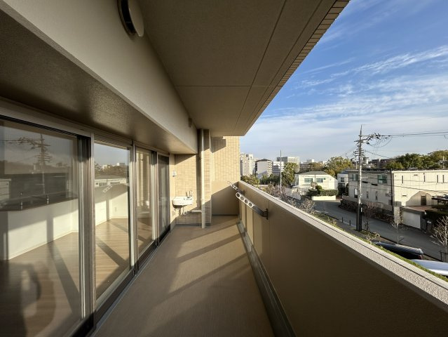 千里中央エアヒルズの駐車場|平面、立体駐車場（令和7年12月28日時点で空き有）