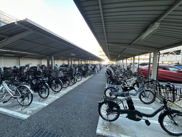 千里中央エアヒルズの駐輪場