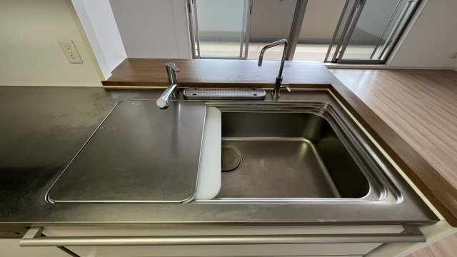 千里中央エアヒルズのキッチン|広々としたシンクです。
浄水器もあります。