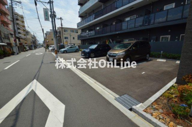 ベルンガーデン勝山北の駐車場