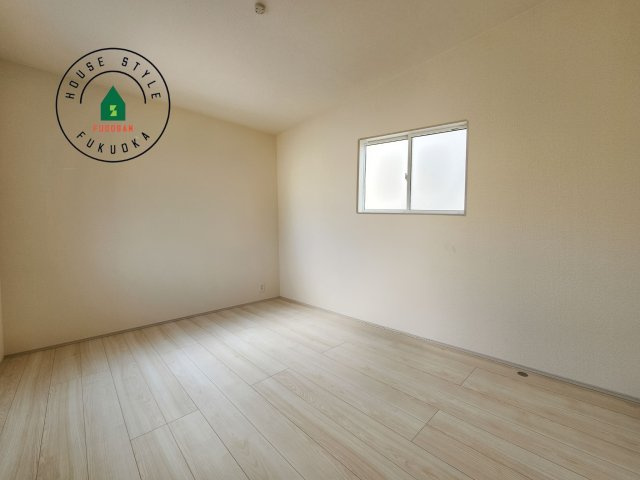 糟屋郡志免町桜丘1丁目第1-2棟（2号棟）の内観：施工例|和室を上手に活用すると暮らし方の幅が広がります。例えば普段は開け放して、子供の小さいうちはお昼寝や遊びのスペースに。畳はソフトなので転んでもケガをしにくく安心です