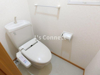 【トイレ】 | インノバーレⅢ | 温水洗浄便座付きのトイレ。